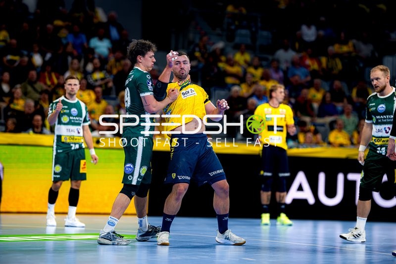 Defensive und offensive Positionierung Jannik Kohlbacher (80; Rhein Neckar Löwen) und Peter Walz (14; ThSV Eisenach) gegen Vincent Buchner (74; ThSV Eisenach) und Tillman Leu (99; ThSV Eisenach)