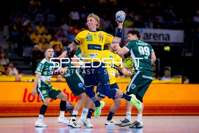 Edwin Aspenbäck (78; Rhein Neckar Löwen) wirft aufs Tor