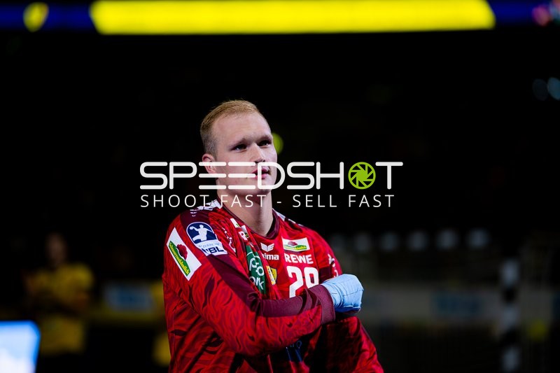 David Späth (29; Rhein Neckar Löwen) steht bereit im Tor