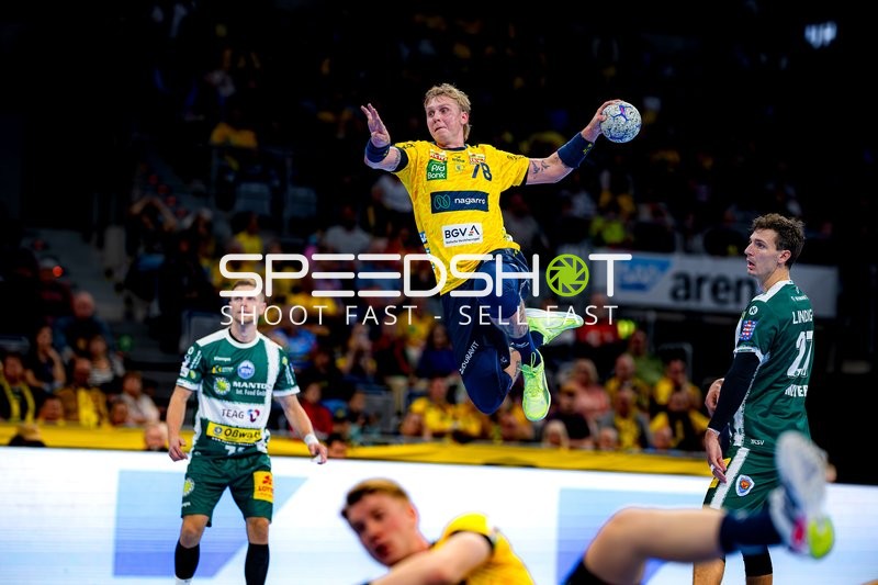 Edwin Aspenbäck (78; Rhein Neckar Löwen) wirft aufs Tor