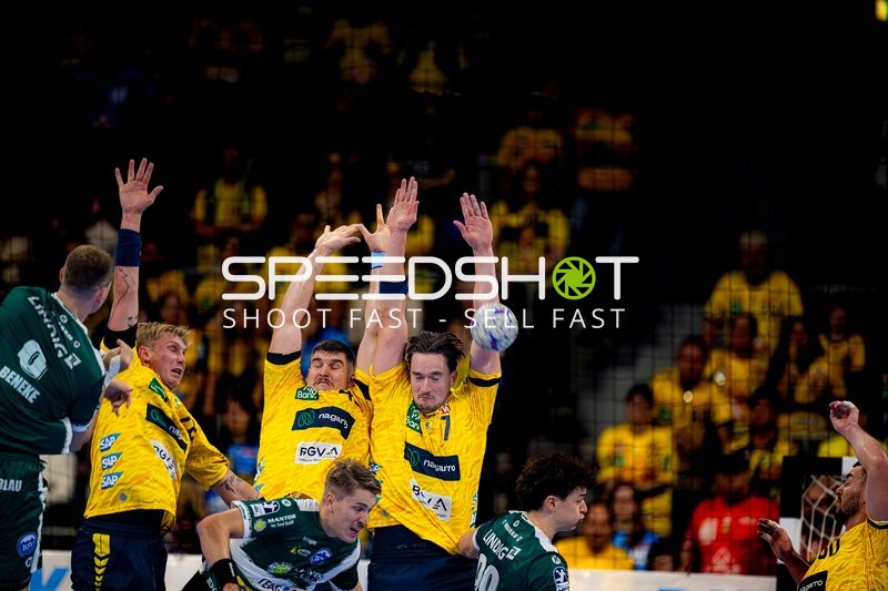 Abwehrkampf zwischen Robert Timmermeister (7; Rhein Neckar Löwen) und 0; ThSV Eisenach