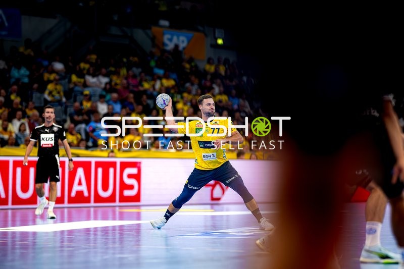 Dani Baijens (77; Rhein Neckar Löwen) wirft aufs Tor