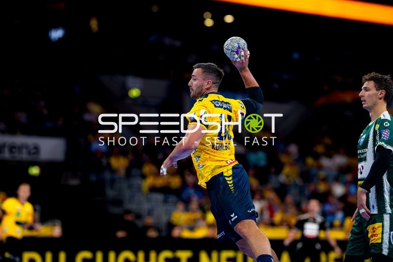 Jannik Kohlbacher (80; Rhein Neckar Löwen) wirft aufs Tor