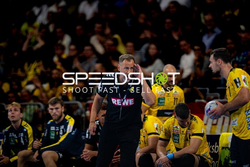 Trainer Maik Machulla (Trainer; Rhein Neckar Löwen) gibt Anweisungen