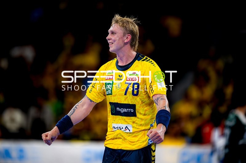 Edwin Aspenbäck (78; Rhein Neckar Löwen) positioniert sich