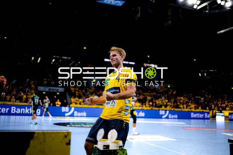 Mathias Larson (4; Rhein Neckar Löwen) jubelt nach Tor