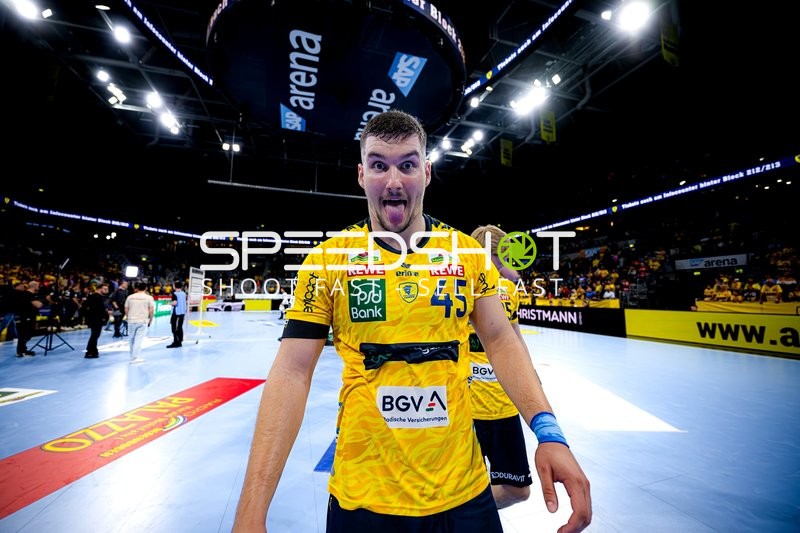 Halil Jaganjac (45; Rhein Neckar Löwen) positioniert sich