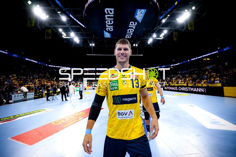 Sebastian Heymann (13; Rhein Neckar Löwen) und Halil Jaganjac (45; Rhein Neckar Löwen) laufen