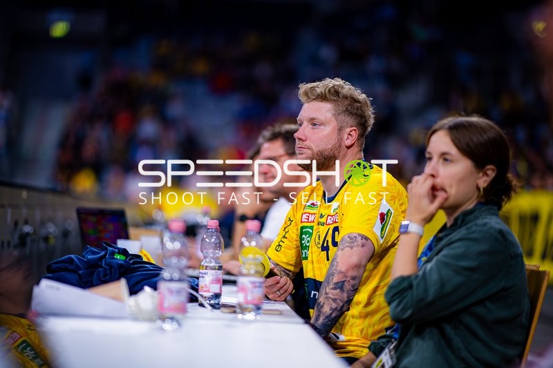 Kevin Gerwin (49; Rhein Neckar Löwen) positioniert sich