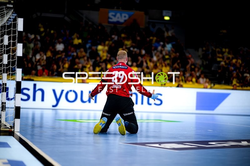 David Späth (29; Rhein Neckar Löwen) steht bereit im Tor