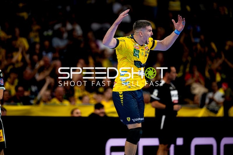 Halil Jaganjac (45; Rhein Neckar Löwen) jubelt nach Tor