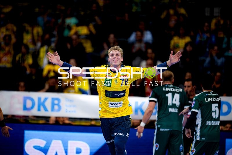 Edwin Aspenbäck (78; Rhein Neckar Löwen) jubelt nach Tor