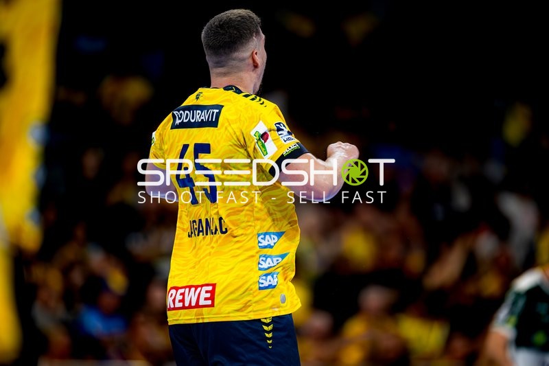 Halil Jaganjac (45; Rhein Neckar Löwen) positioniert sich