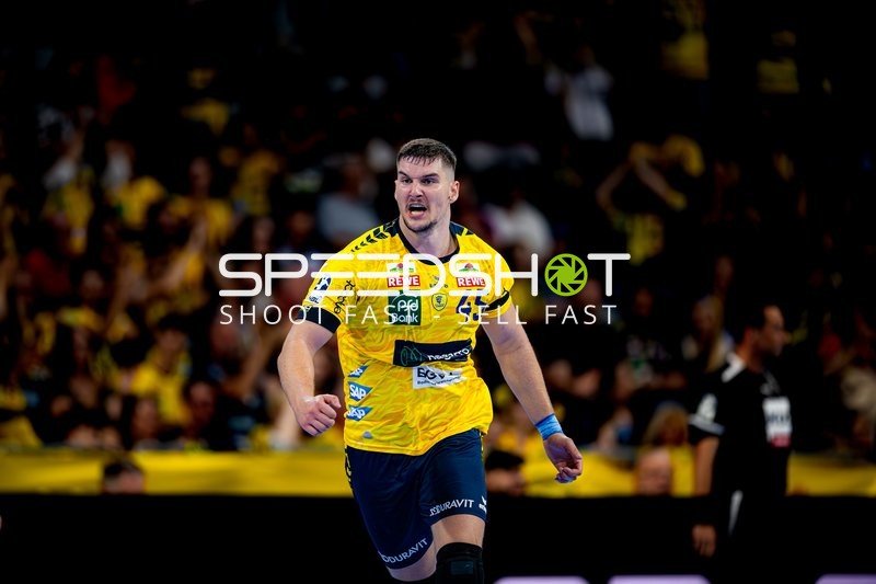 Halil Jaganjac (45; Rhein Neckar Löwen) jubelt nach Tor