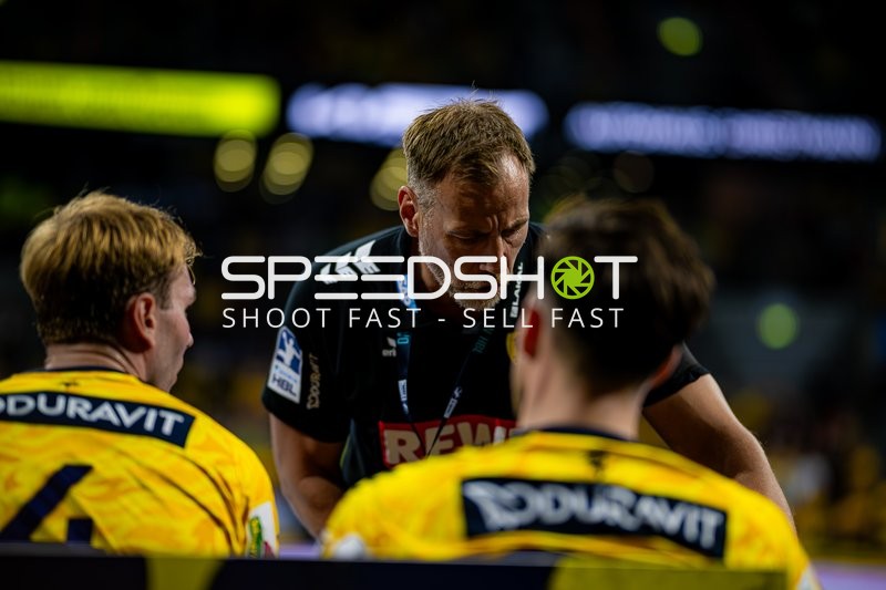 Trainer Maik Machulla (Trainer; Rhein Neckar Löwen) gibt Anweisungen