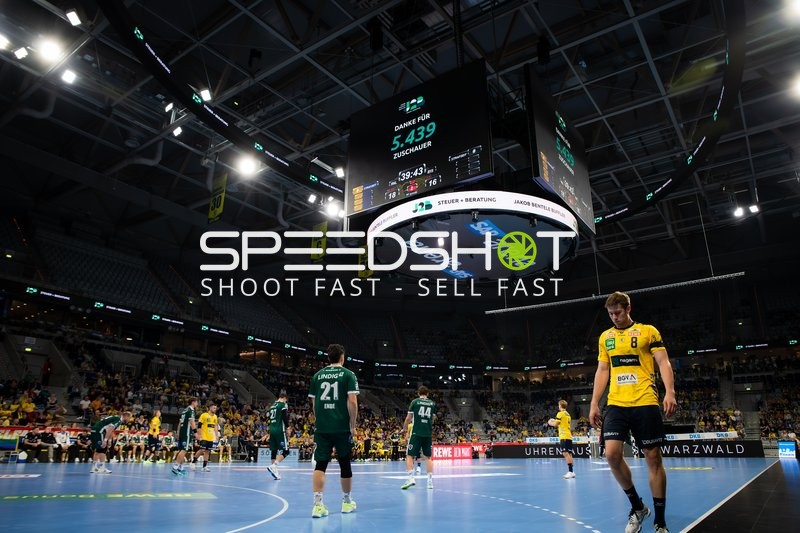 Tim Nothdurft (8; Rhein Neckar Löwen) positioniert sich