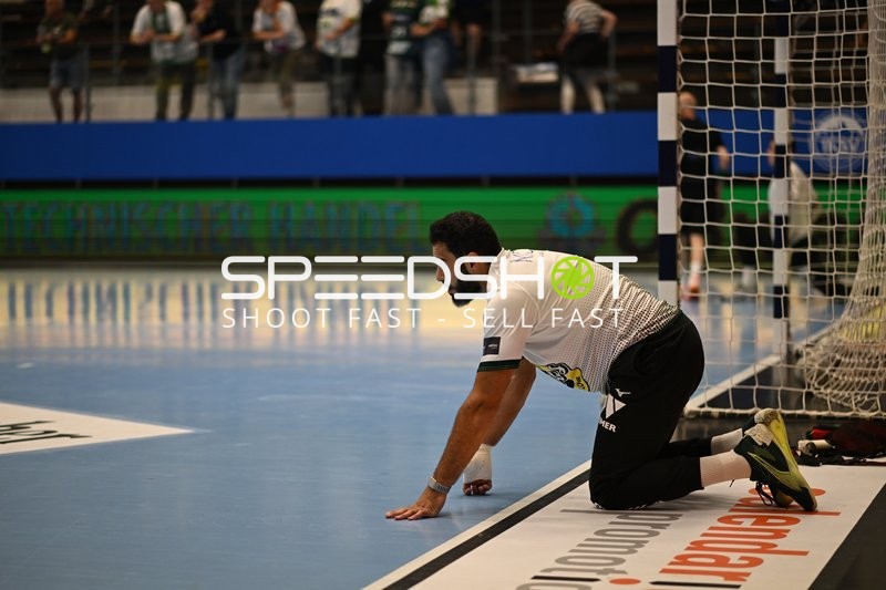 Karim Hendawy (66; HSG Wetzlar) positioniert sich am Tor