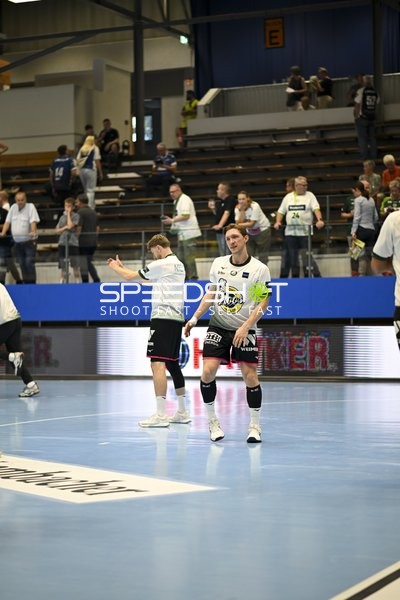 Justin Müller (25; HSG Wetzlar) wärmt sich auf, Portrait, Einzelfoto