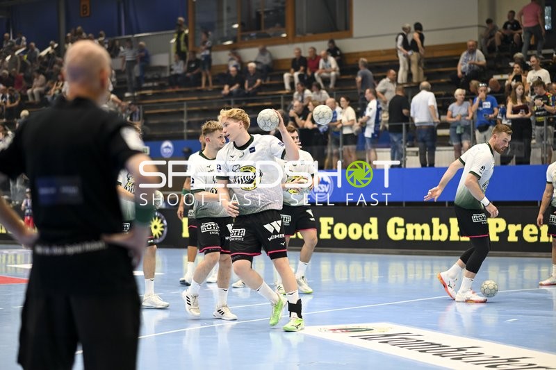 HSG Wetzlar Spieler beim Aufwärmen