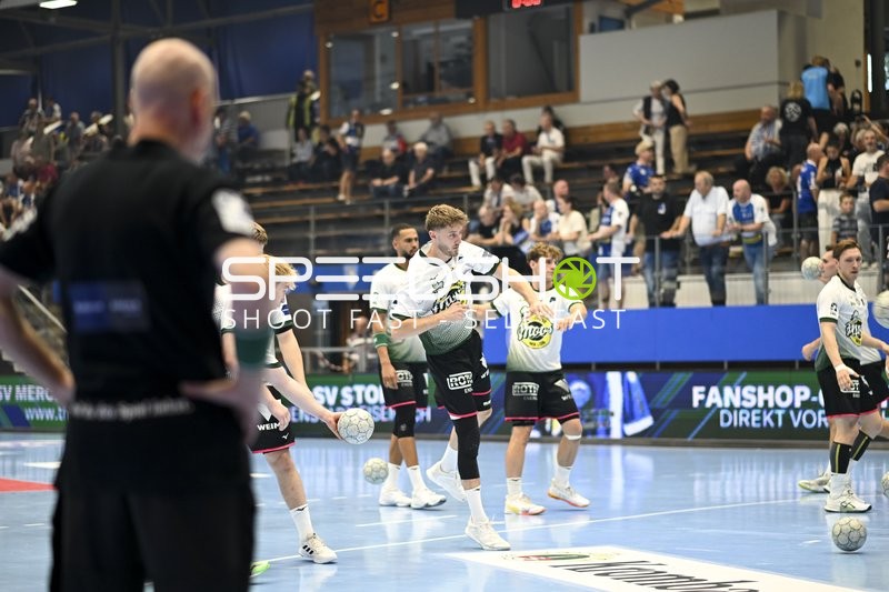 HSG Wetzlar Spieler beim Aufwärmen