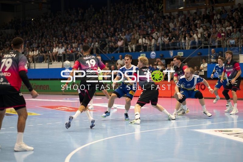 Felix Aellen (22; ThSV Eisenach) im Fokus der Abwehr