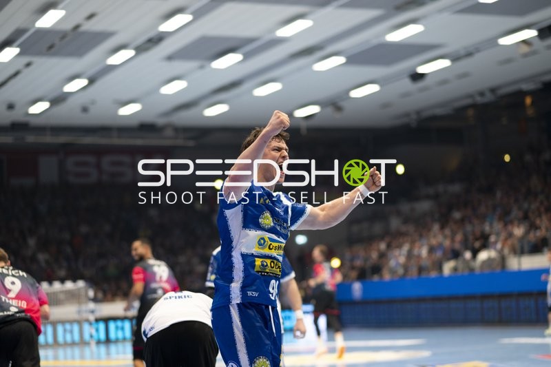 Tillman Leu (99; ThSV Eisenach) jubelt nach Tor