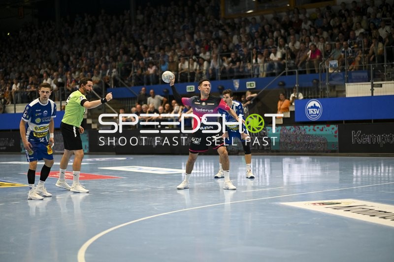 Ahmed Nafea (79; HSG Wetzlar) beim Wurf