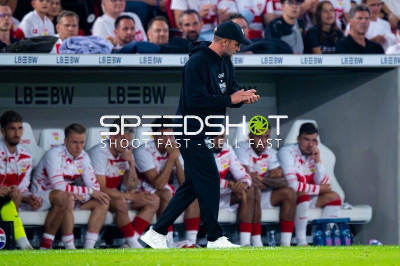 Trainer an der Seitenlinie