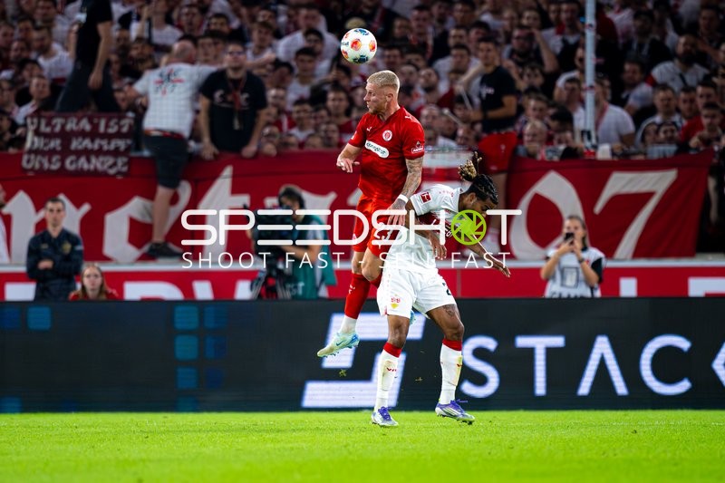 Zweikampf um den Ball