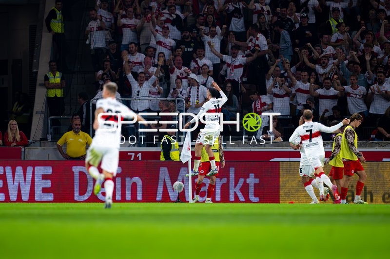 Torjubel von Bilal El Khannouss (11; VfB Stuttgart) und Maximilian Mittelstädt (7; VfB Stuttgart)