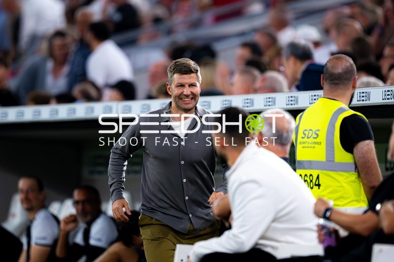 Trainer an der Seitenlinie