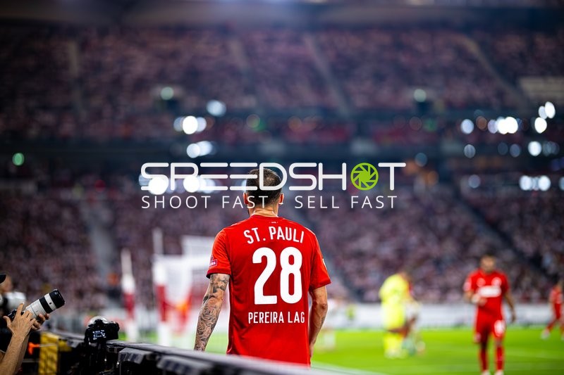 Spieler Mathias Pereira Lage (28; FC St. Pauli) auf dem Feld