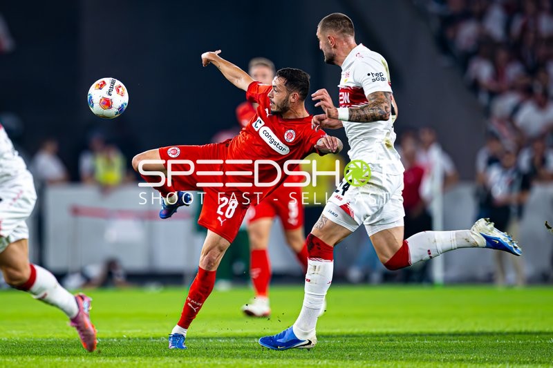 Zweikampf um den Ball