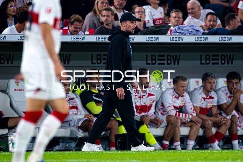 Trainer an Seitenlinie