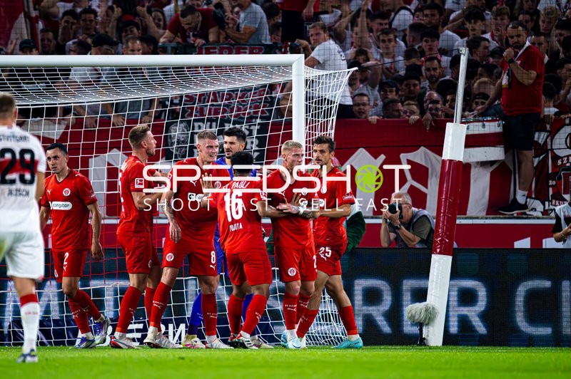 St. Pauli im Strafraum