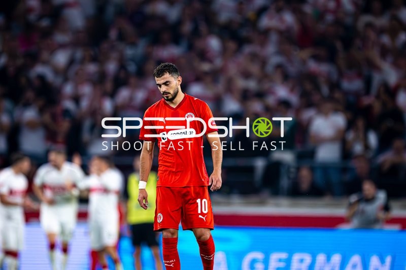 Danel Sinani (10; FC St. Pauli) zeigt Emotion