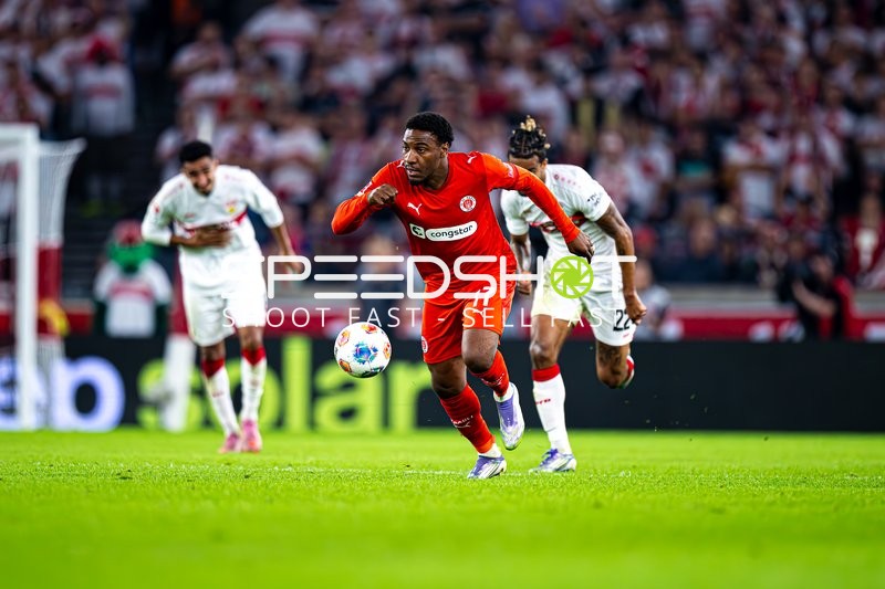 Spieler mit Ball in Aktion