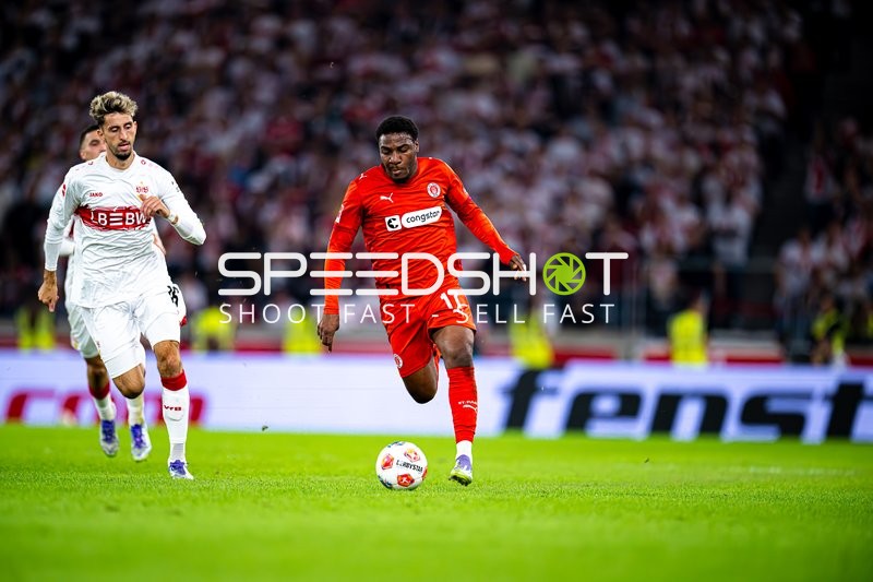 Spieler mit Ball in Aktion