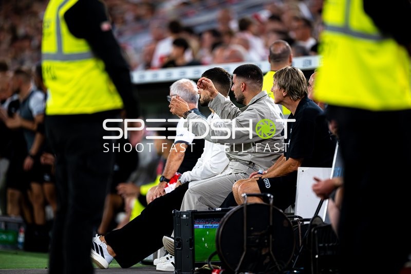 Trainer an Seitenlinie