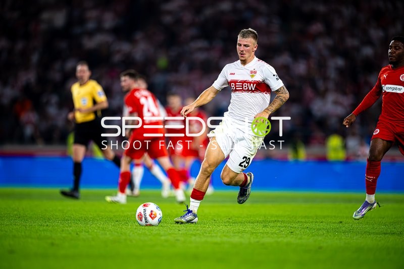 Spieler mit Ball in Aktion