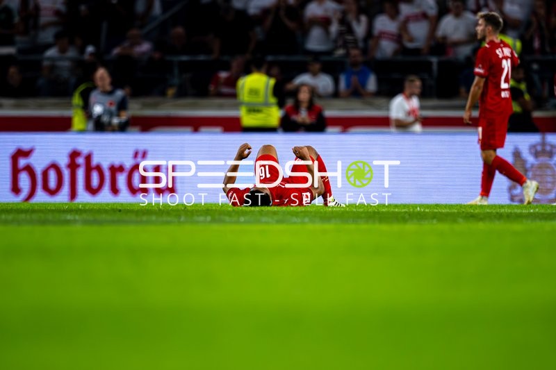 Verletzung bei Atakan Karazor (16; VfB Stuttgart)