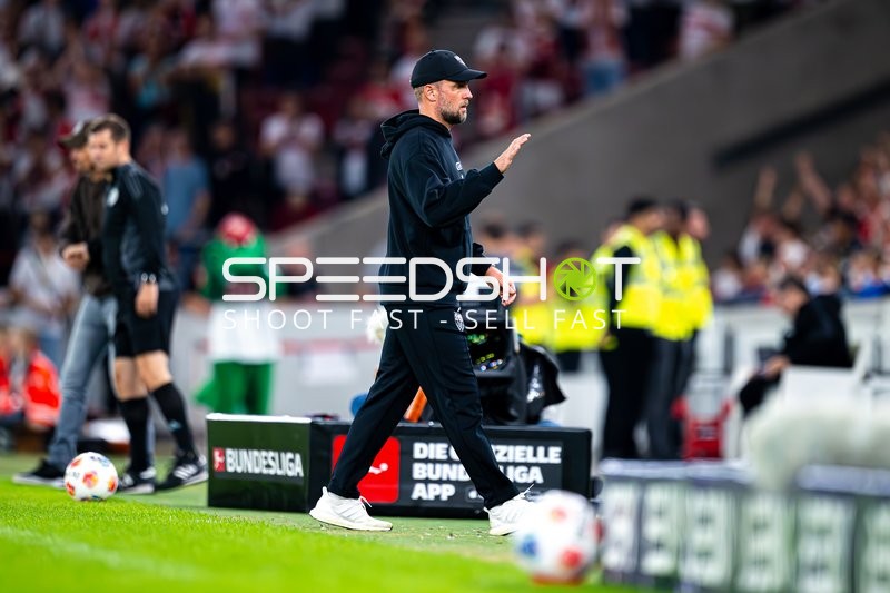 Trainer an der Seitenlinie