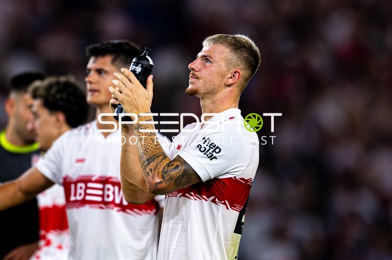 Spieler Finn Jeltsch (29; VfB Stuttgart) und Chema Andres (30; VfB Stuttgart)