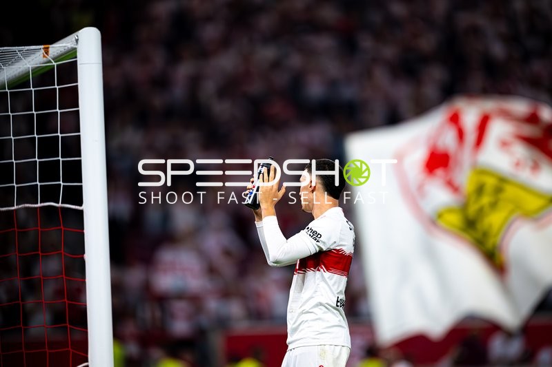 Spieler mit Wasserflasche