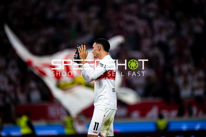 Bilal El Khannouss (11; VfB Stuttgart) mit Wasserflasche