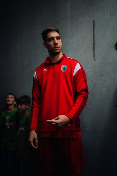 Nikola Vlahovic (3; SG BBM Bietigheim) bereit