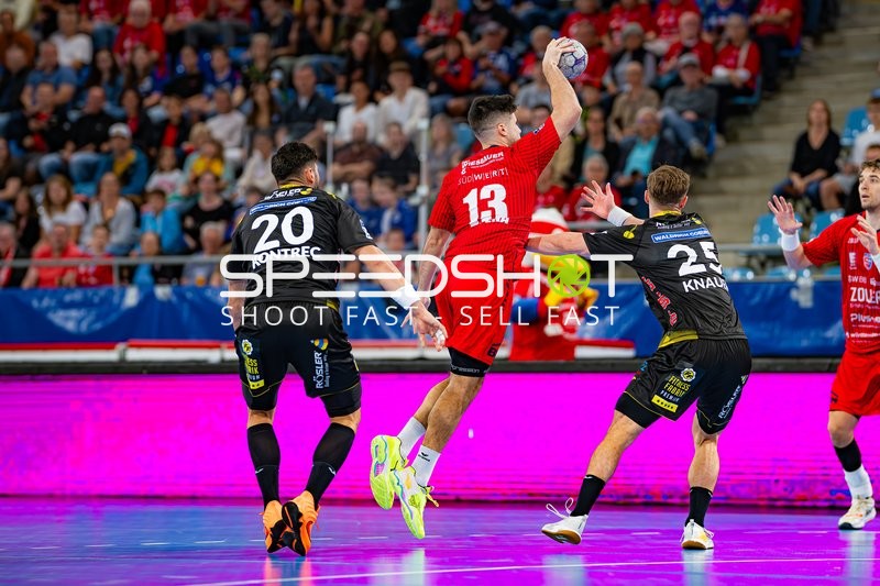 Juan De la Pena (13; SG BBM Bietigheim) wirft aufs Tor