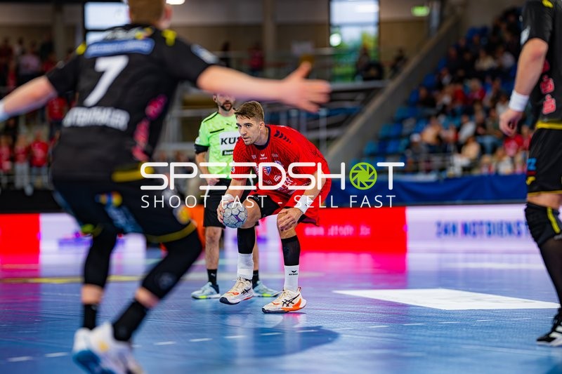 Nikola Vlahovic (3; SG BBM Bietigheim) mit Ball