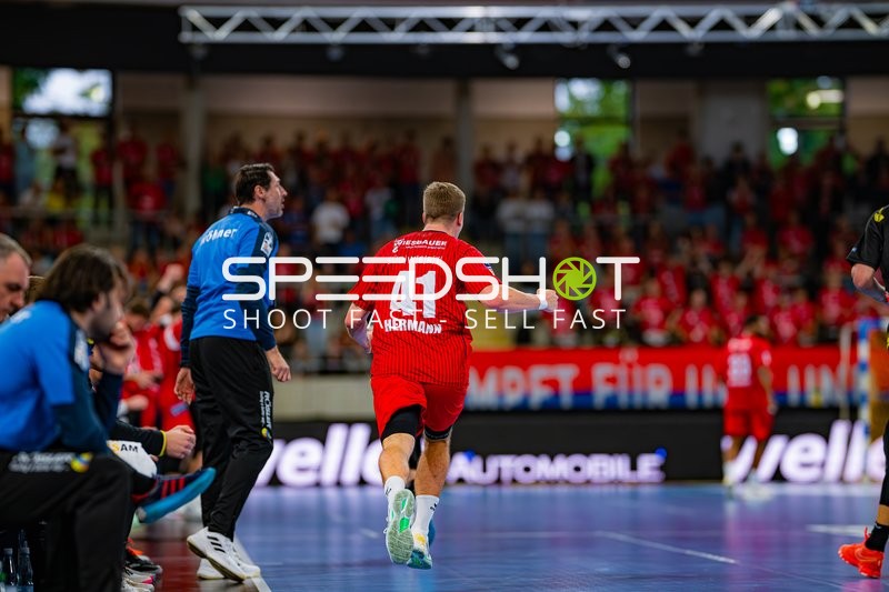 Till Hermann (41; SG BBM Bietigheim) positioniert sich