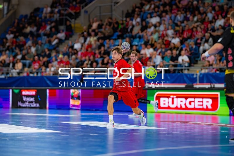 8; SG BBM Bietigheim wirft aufs Tor